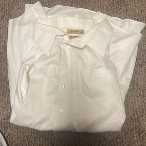 Gold label roundtree and Yorke long sleeve shirt!